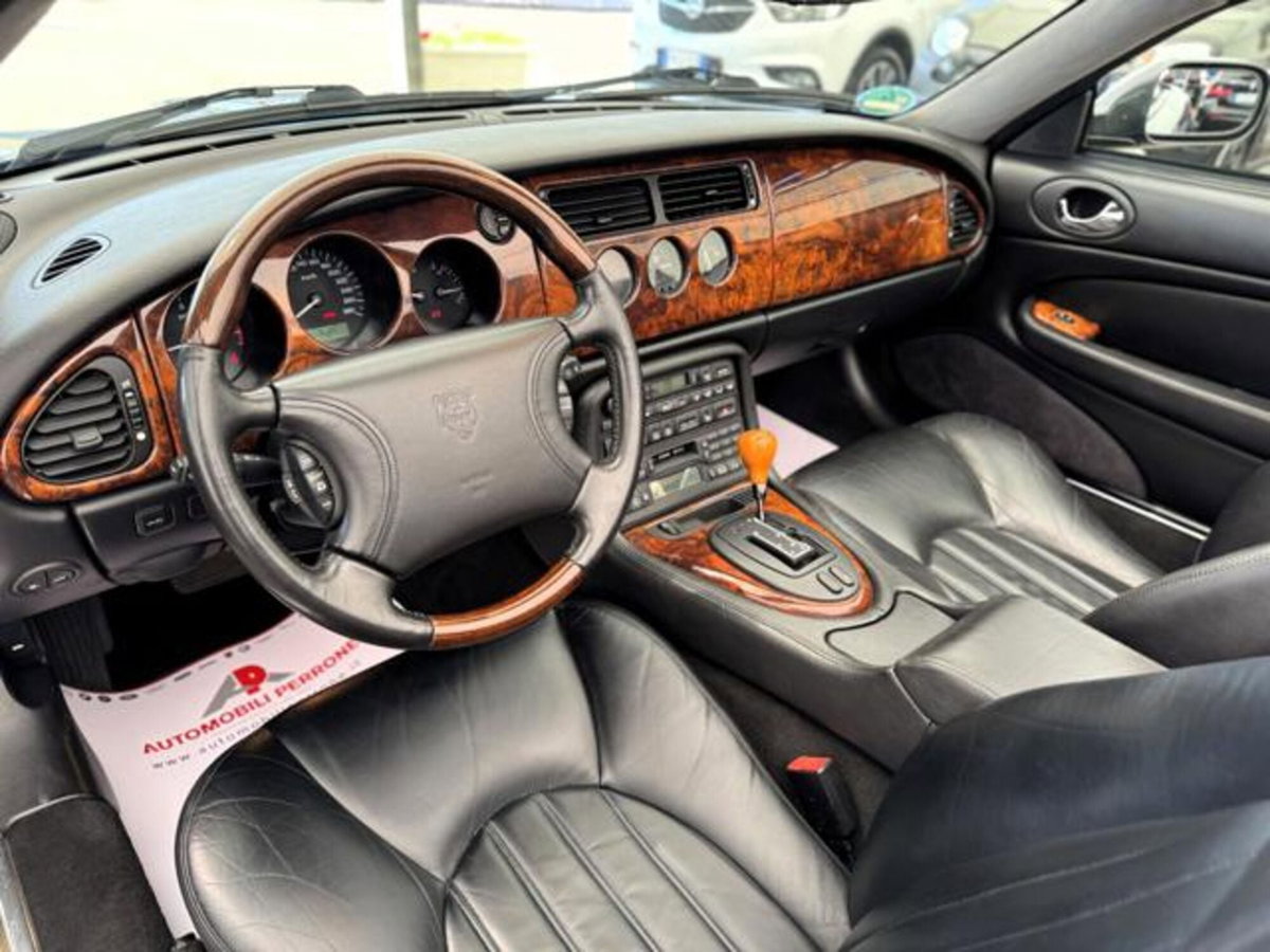 Jaguar XK8 4.0 Convertibile (5)