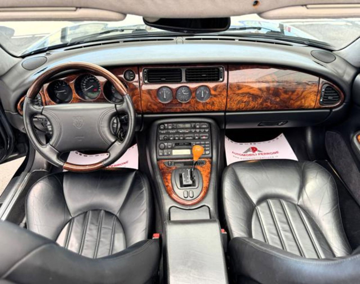 Jaguar XK8 4.0 Convertibile (7)