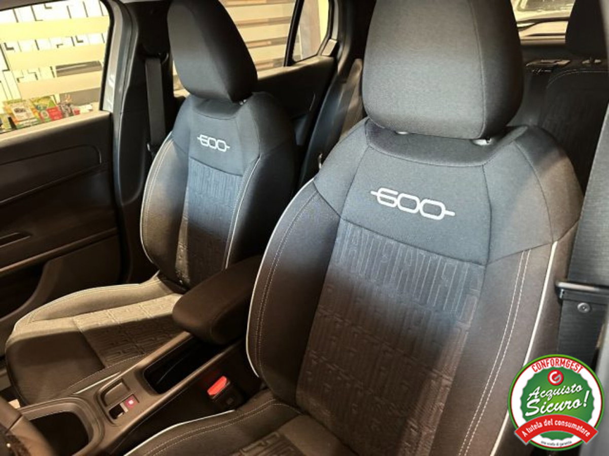 Fiat 600 1.2 hybrid Icon 110cv auto (11)
