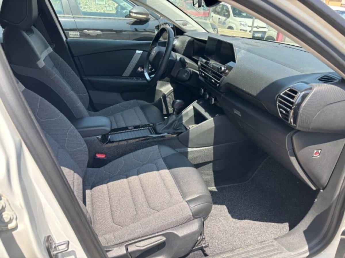 Citroen C4 PureTech 130 S&S Shine (11)