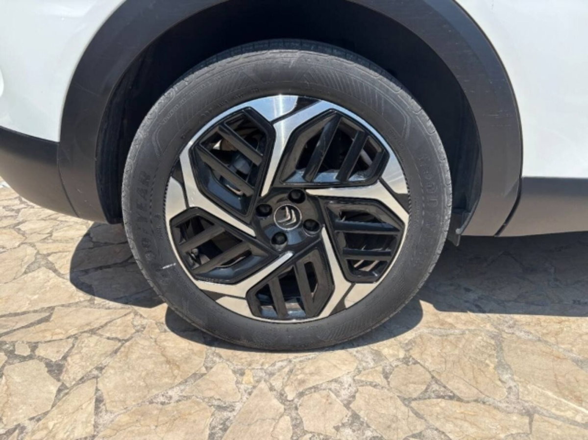Citroen C4 PureTech 130 S&S Shine (15)