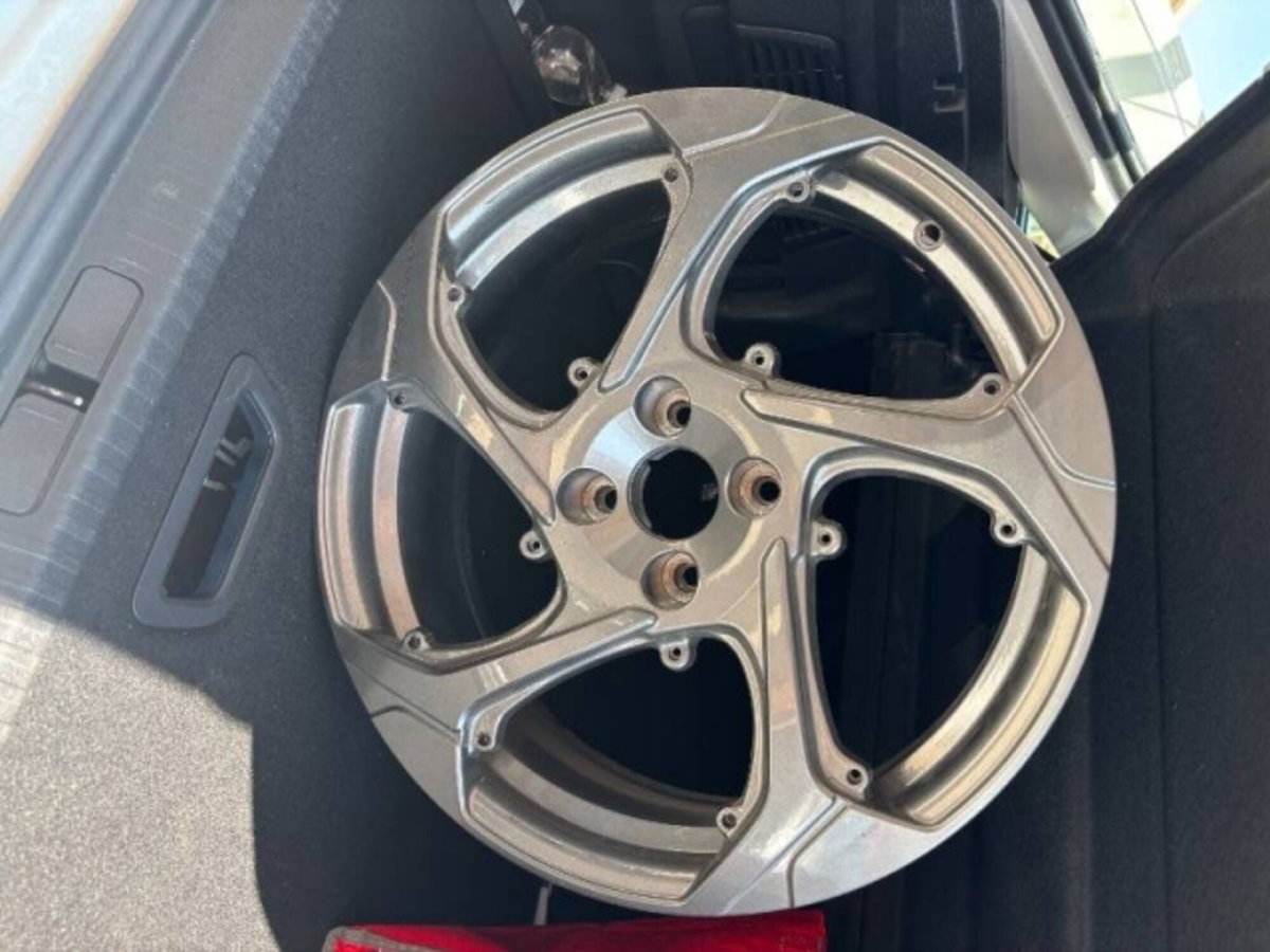 Citroen C4 PureTech 130 S&S Shine (16)