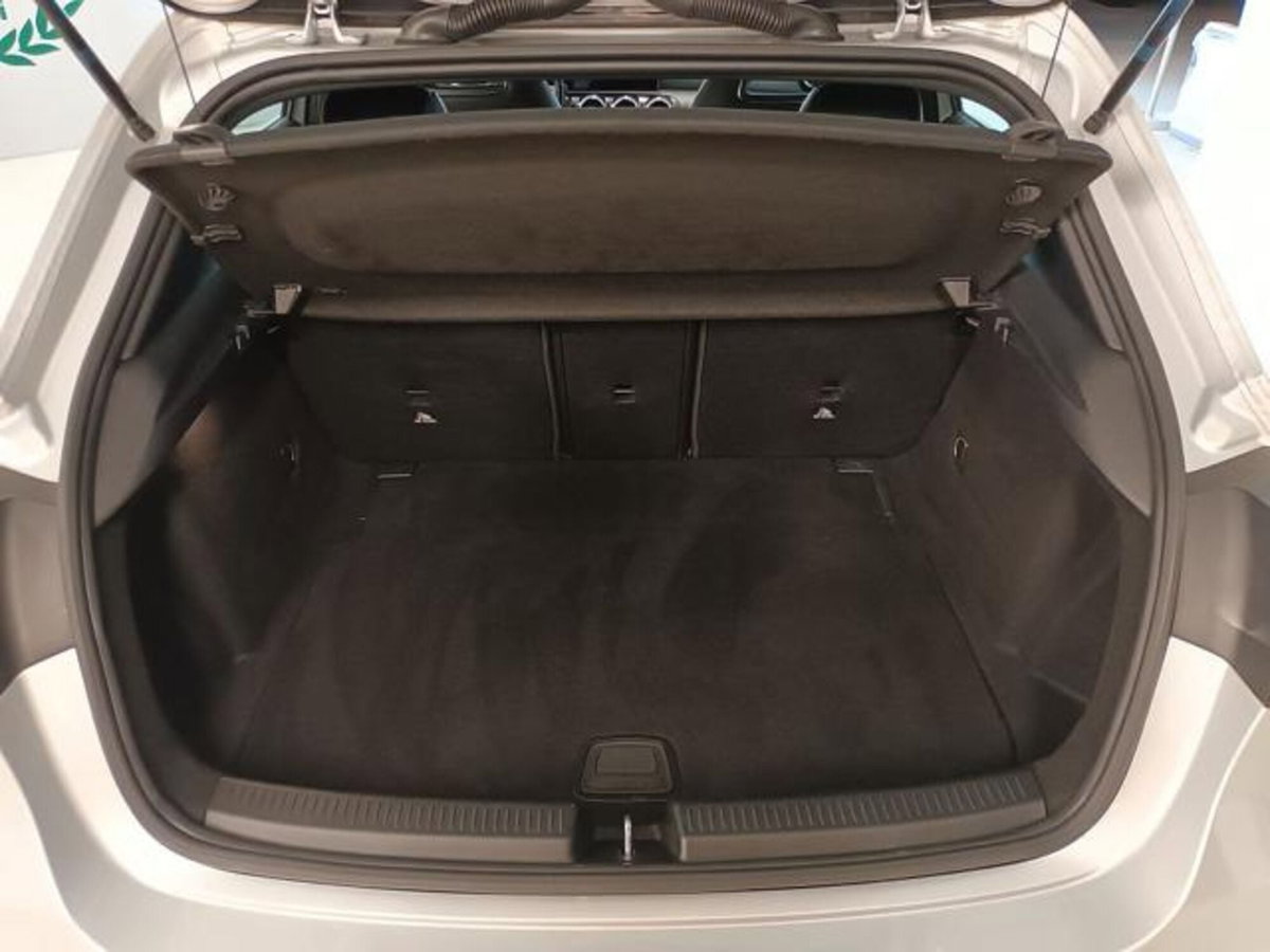 Mercedes-Benz Classe A Sedan 250 Automatic 4p. Premium (13)