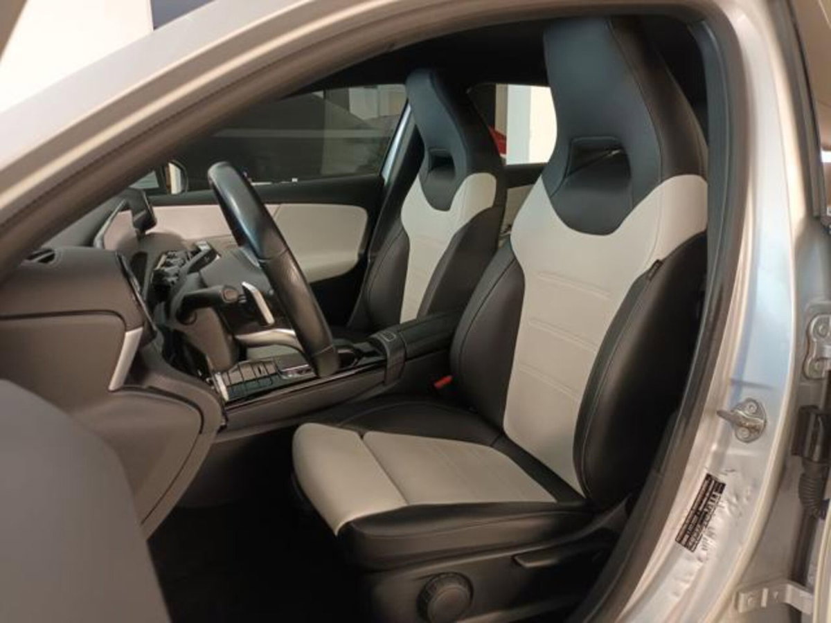 Mercedes-Benz Classe A Sedan 250 Automatic 4p. Premium (4)