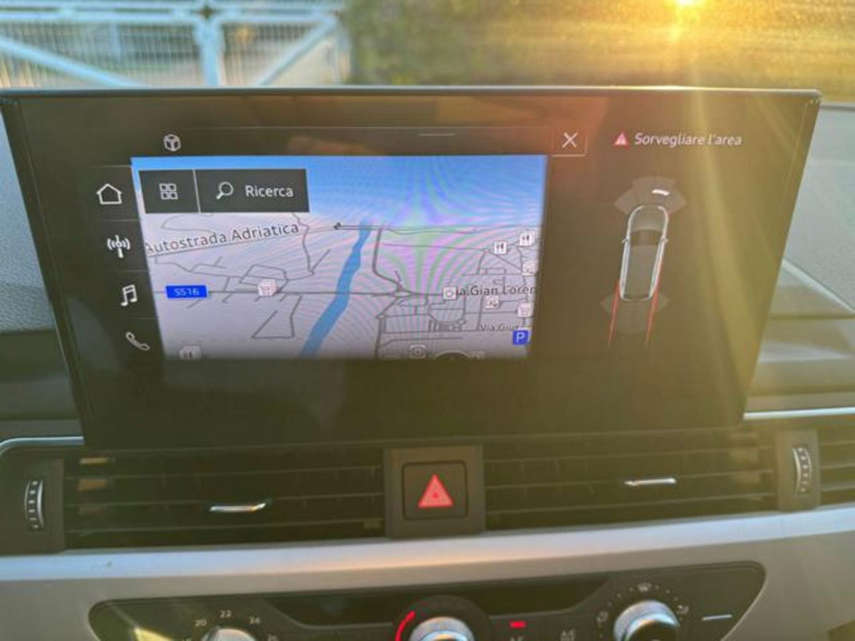 Audi A4 Avant 30 TDI/136 CV S tronic Business Advanced (13)