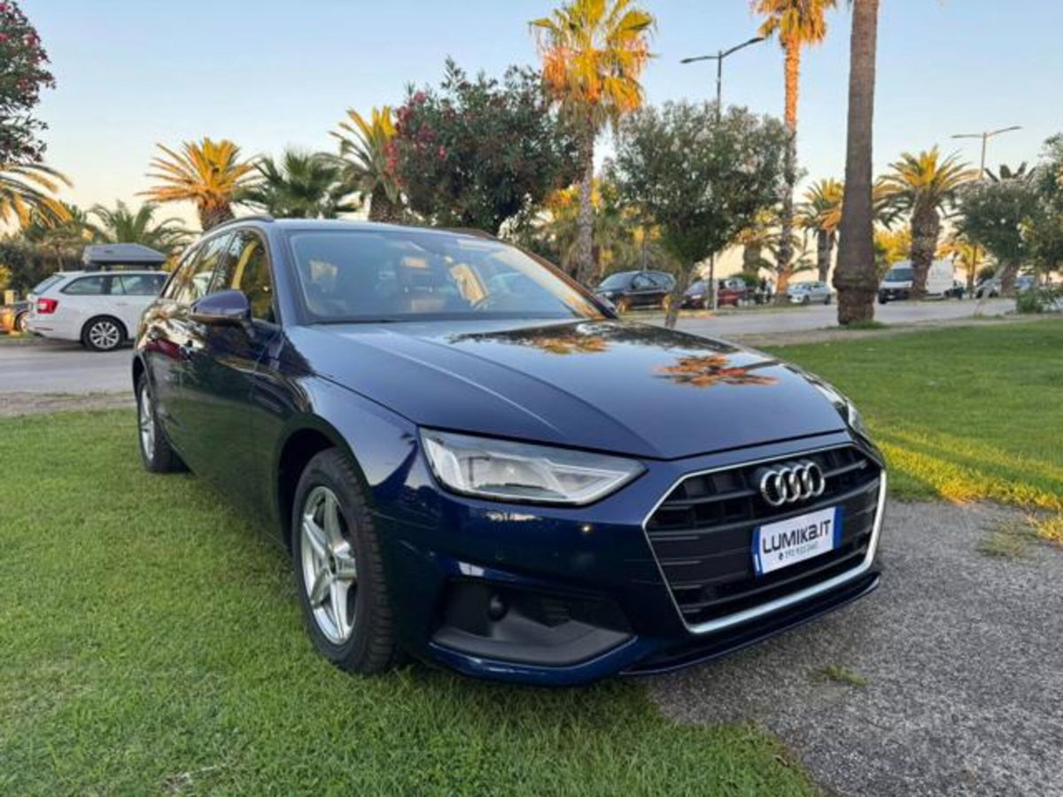 Audi A4 Avant 30 TDI/136 CV S tronic Business Advanced (2)