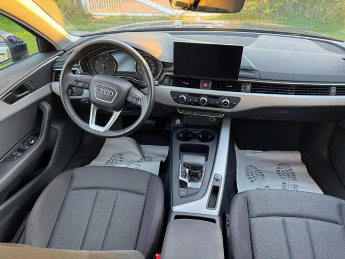 Audi A4 Avant 30 TDI/136 CV S tronic Business Advanced (9)