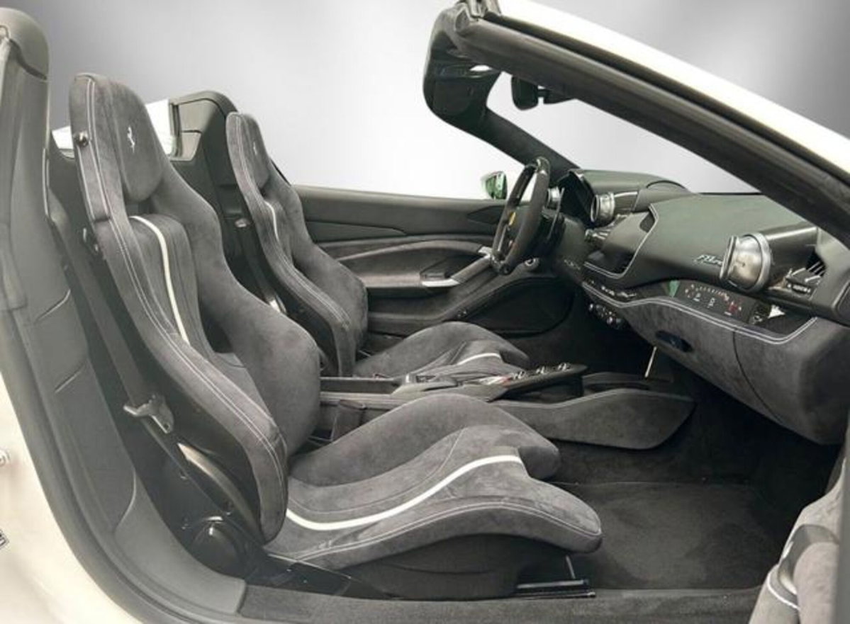 Ferrari F8 Spider F8 Spider (12)