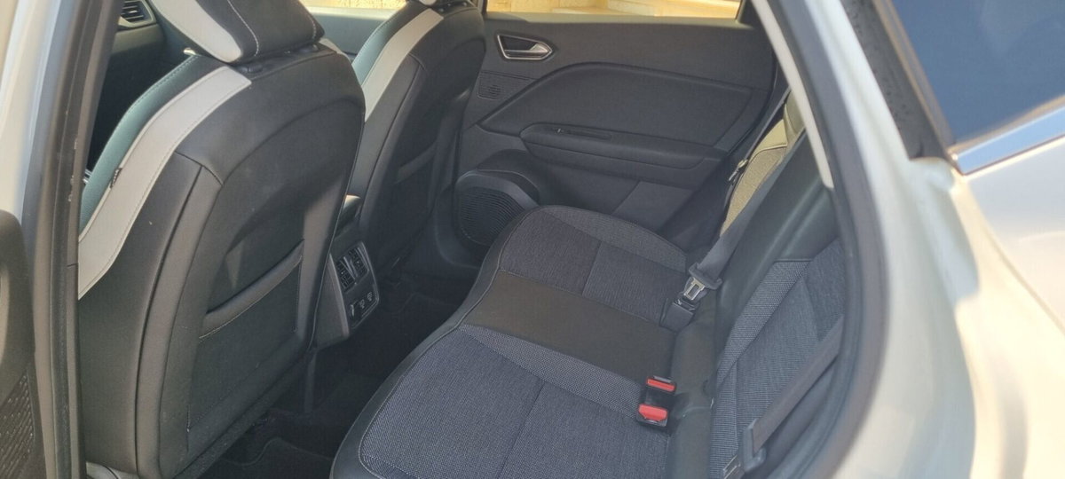 Renault Captur TCe 130 CV EDC FAP Initiale Paris (4)