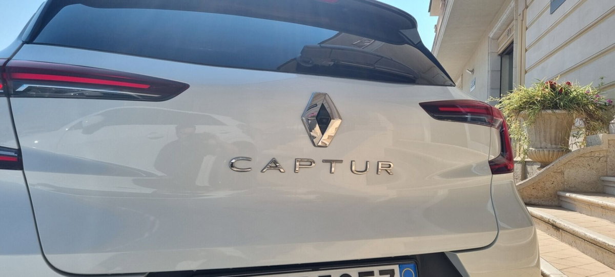 Renault Captur TCe 130 CV EDC FAP Initiale Paris (8)