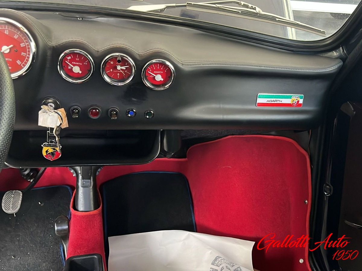 Abarth 595 Cabrio 595 C 1.4 Turbo T-Jet 165 CV (8)