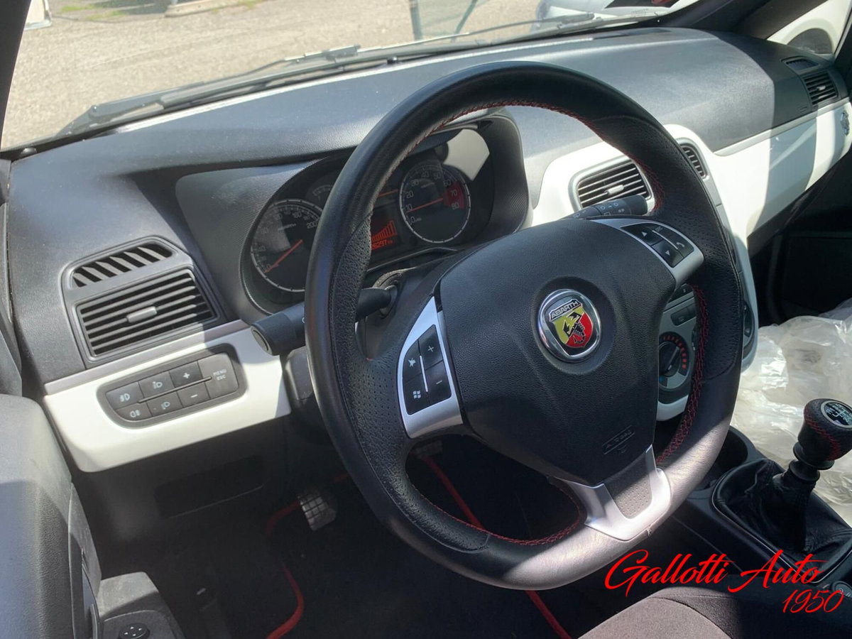 Abarth Grande Punto 1.4 T-Jet 16V 3 porte (9)