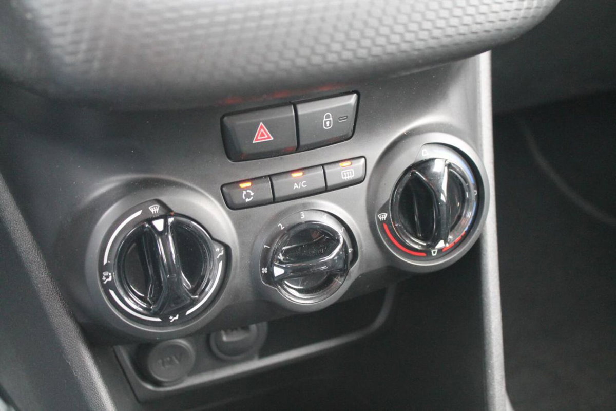 Peugeot 2008 100 Active (16)