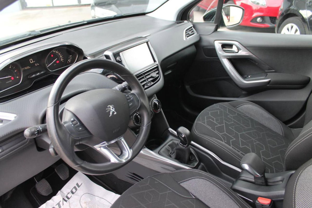 Peugeot 2008 100 Active (7)