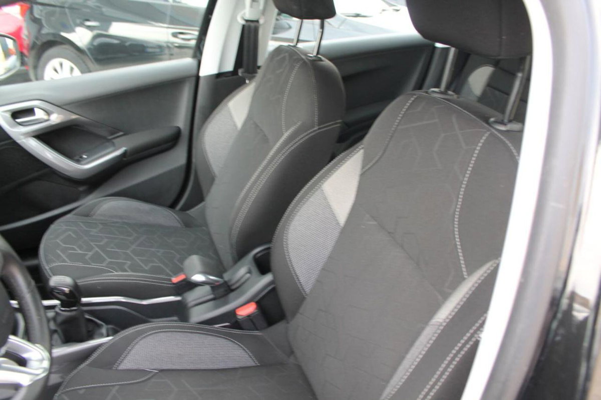 Peugeot 2008 100 Active (8)