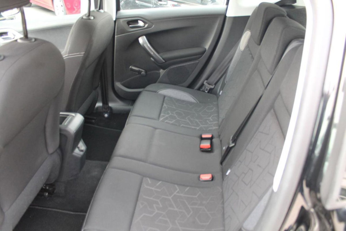 Peugeot 2008 100 Active (9)