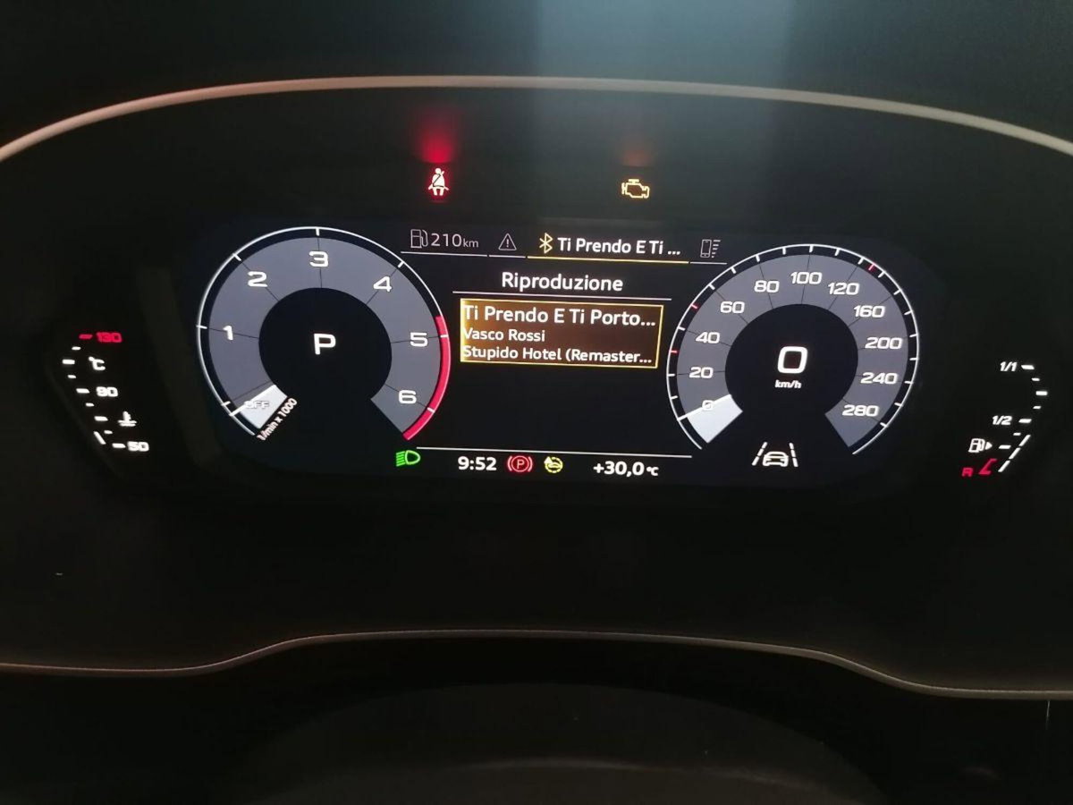 Audi Q3 2.0 TDI 150 CV S tronic S line Edition (15)