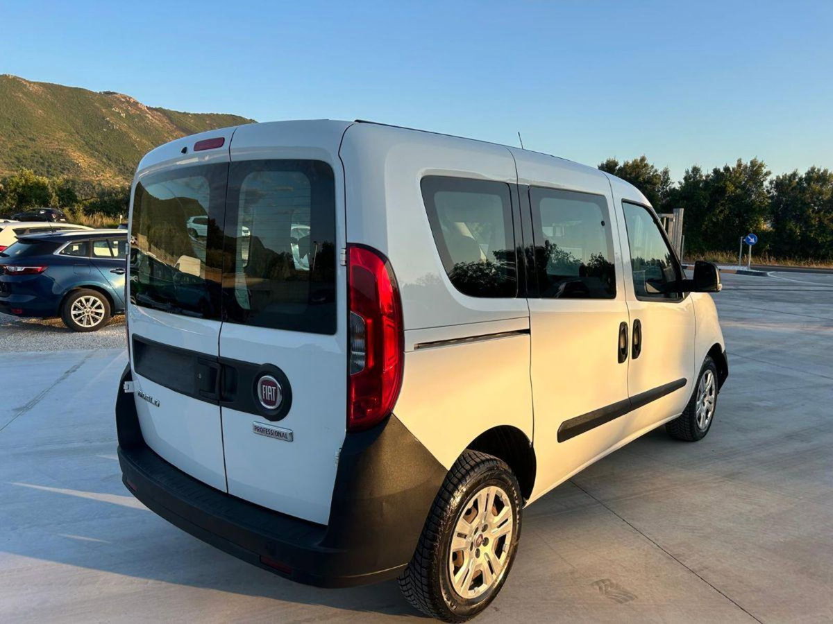 Fiat Scudo Furgone 2.0 JTD/94 Combi 5 p.ti Comf. N1 (5)