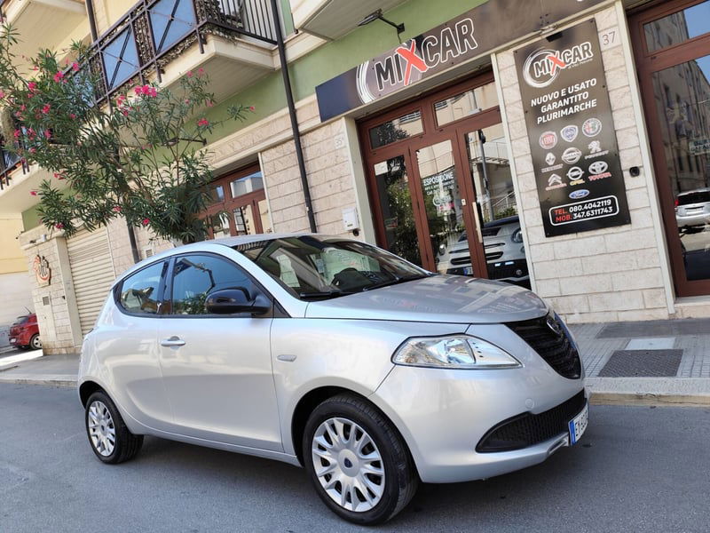 Lancia Ypsilon 1.2 69 CV 5 porte GPL Ecochic Monogram