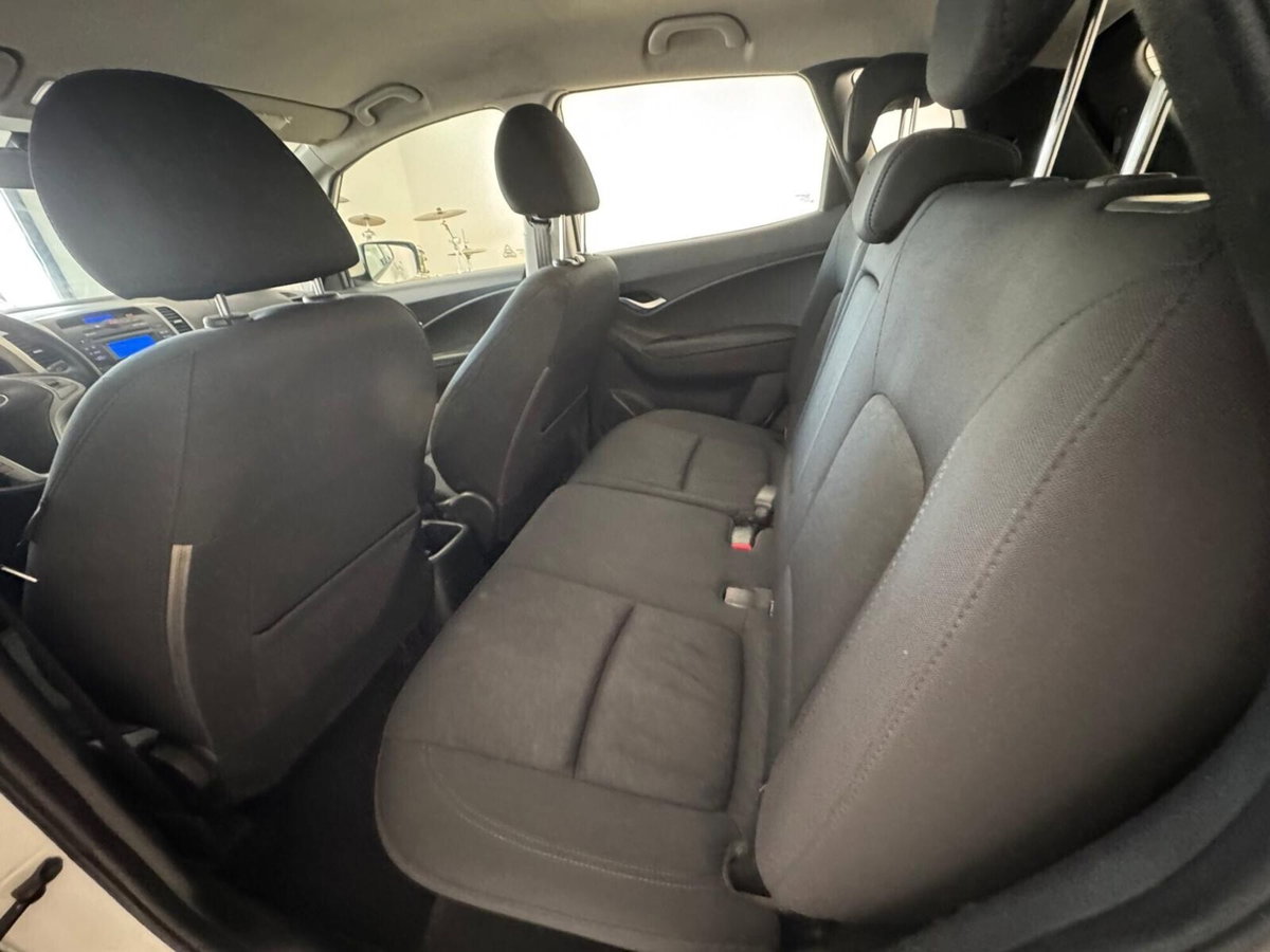 Hyundai ix20 1.4 CRDI 90 CV Comfort (10)