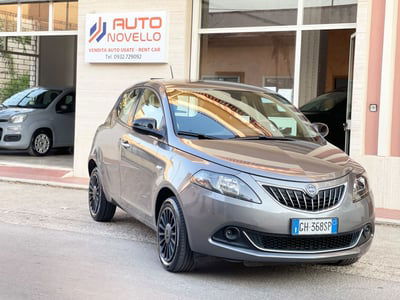Lancia Ypsilon 1.0 FireFly 5 porte S&S Hybrid Silver Plus usata