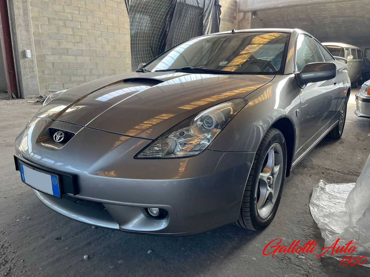 Toyota Celica 1.8 16V VVTL-i T Sport (2)