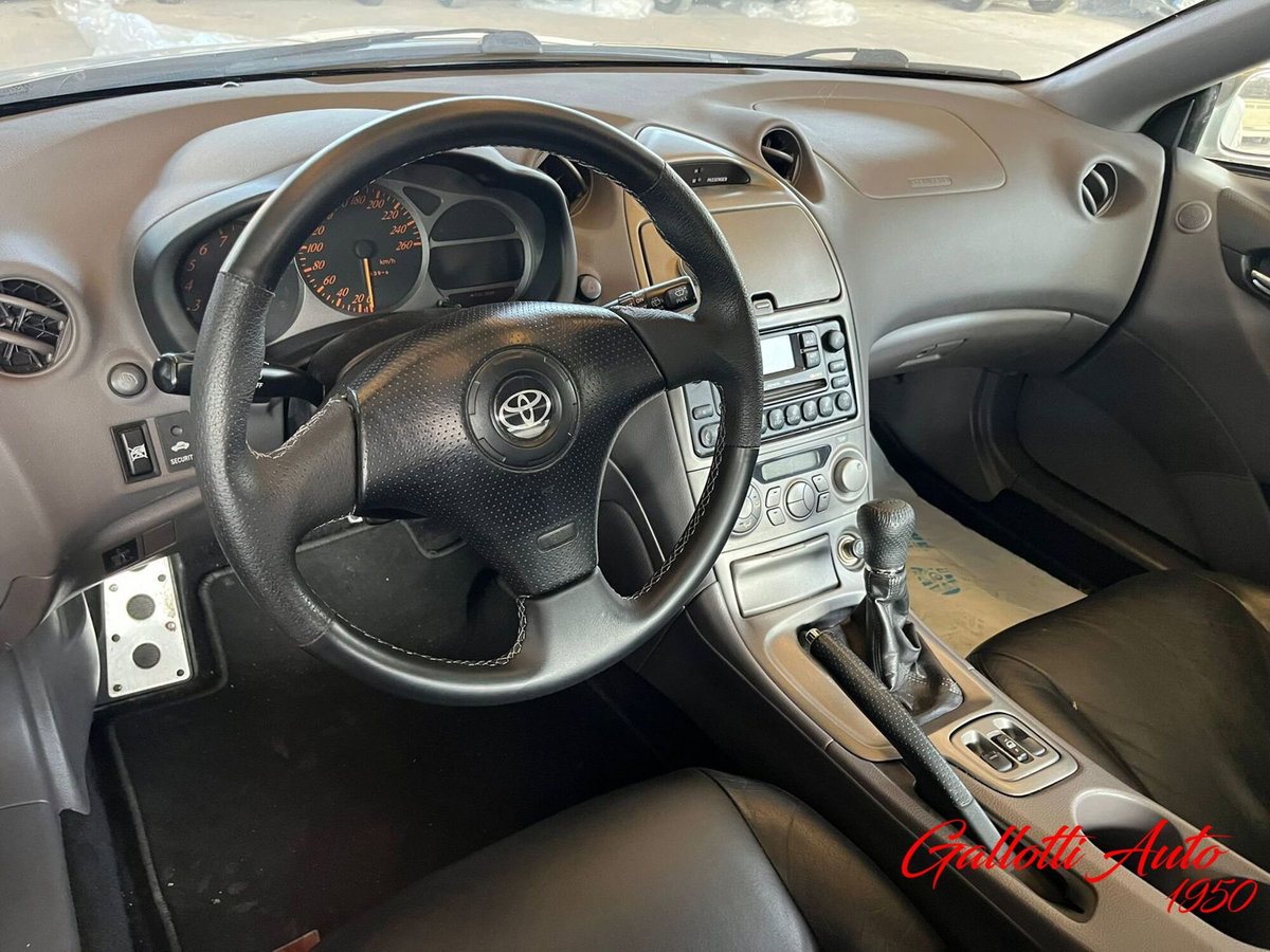 Toyota Celica 1.8 16V VVTL-i T Sport (8)