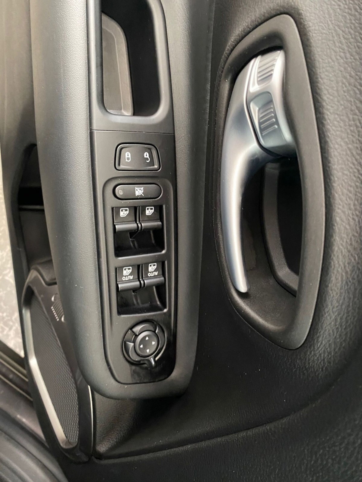 Jeep Renegade 1.6 Mjt DDCT 120 CV Limited (10)