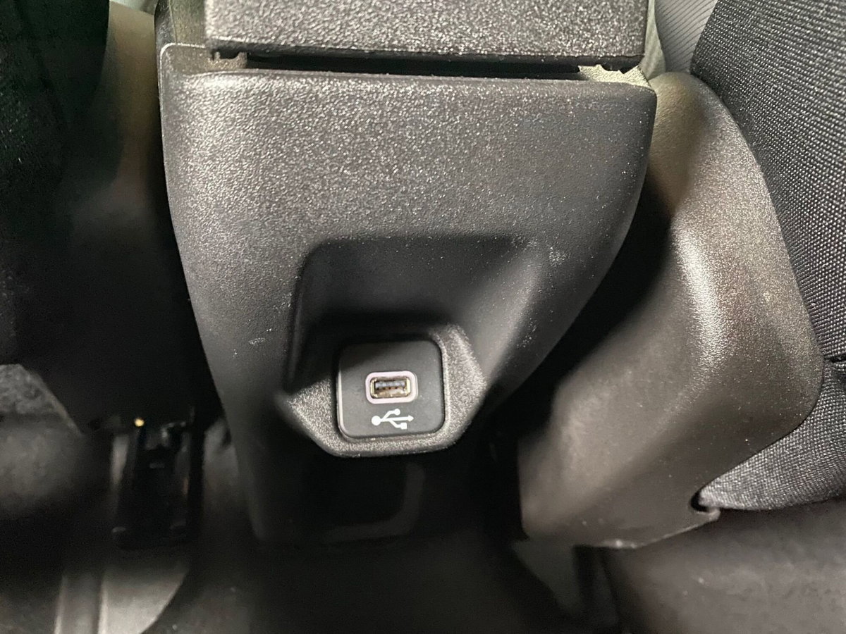 Jeep Renegade 1.6 Mjt DDCT 120 CV Limited (13)