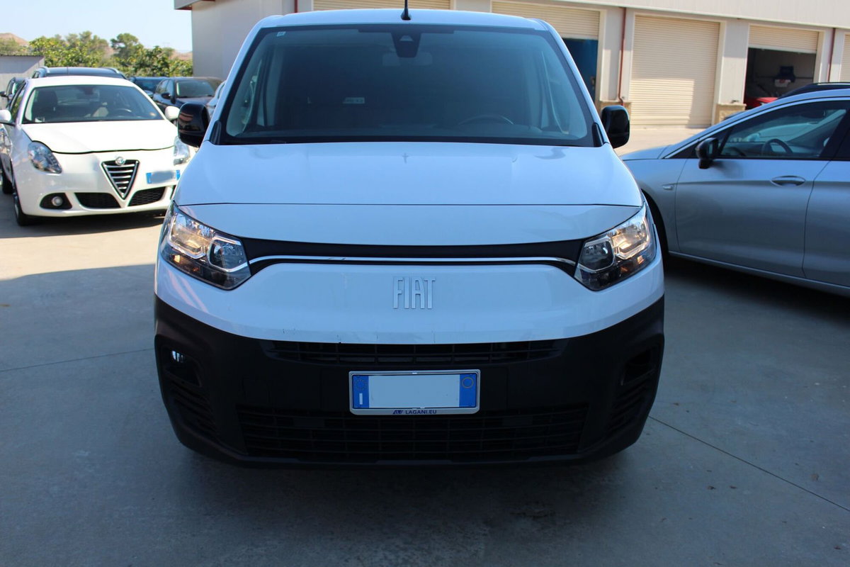Fiat Doblò Furgone van 1.5 bluehdi 100cv CH1 (2)