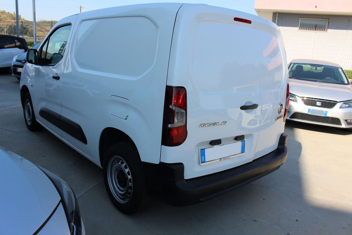 Fiat Doblò Furgone van 1.5 bluehdi 100cv CH1 (6)