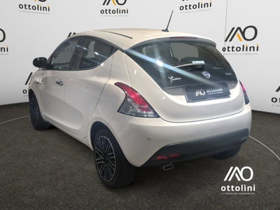 Lancia Ypsilon 1.0 FireFly 5 porte S&S Hybrid Ecochic Gold (4)