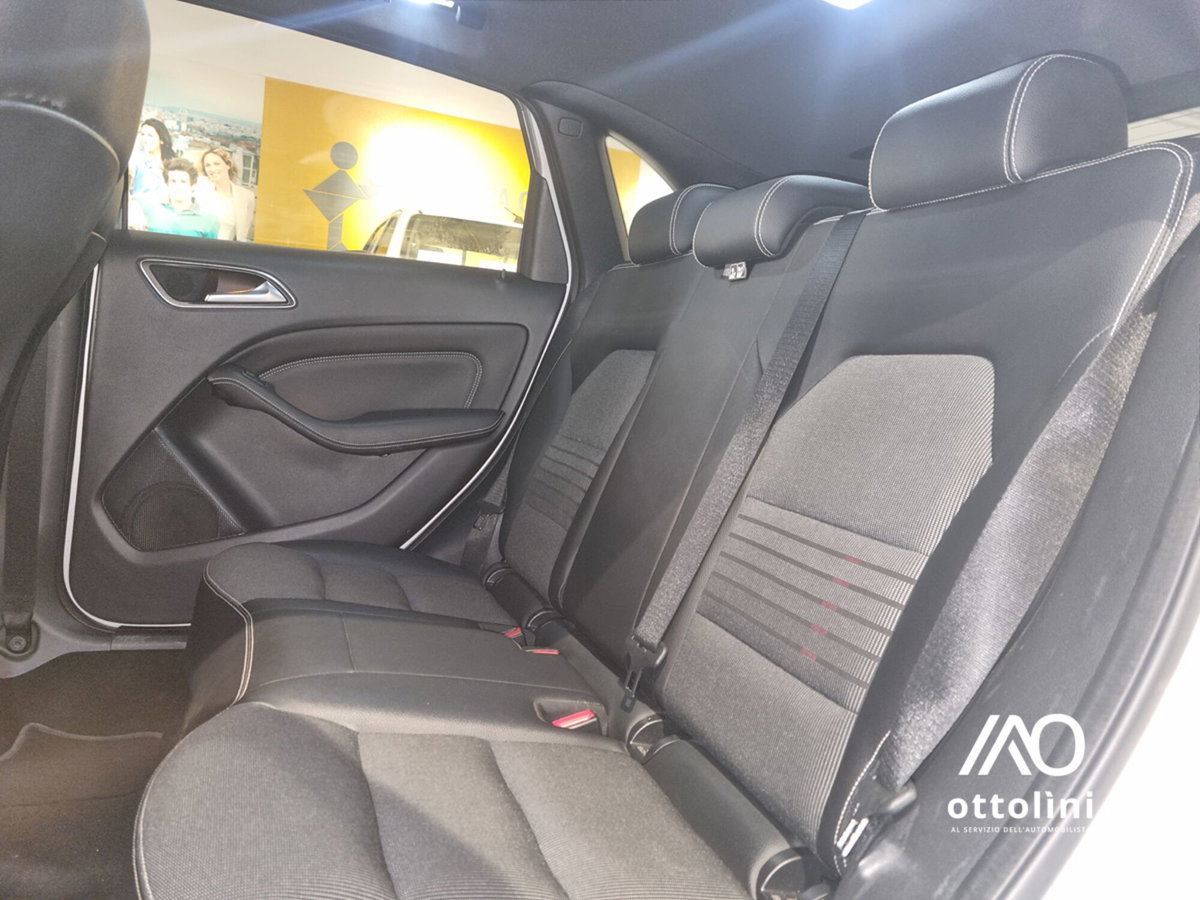 Mercedes-Benz Classe B 180 d Automatic Premium (10)