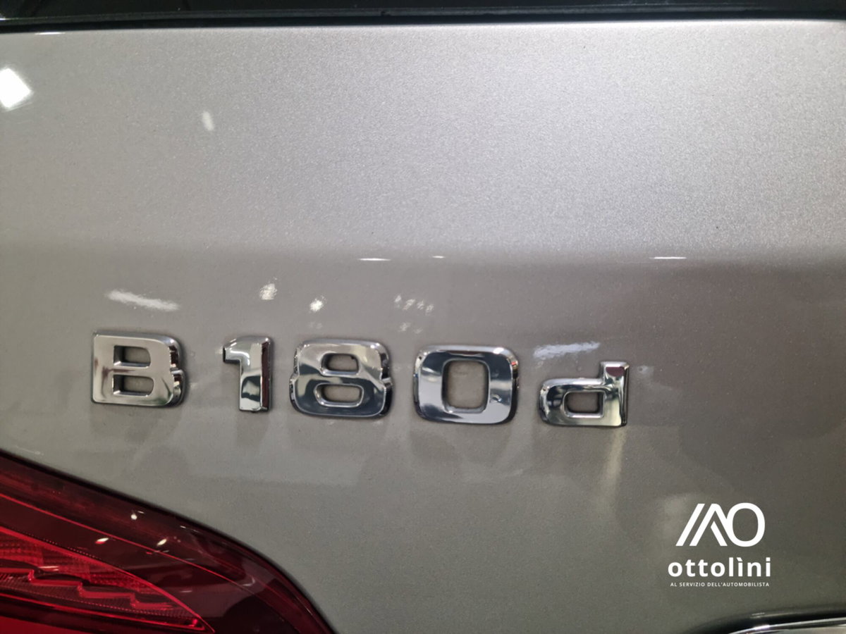 Mercedes-Benz Classe B 180 d Automatic Premium (6)