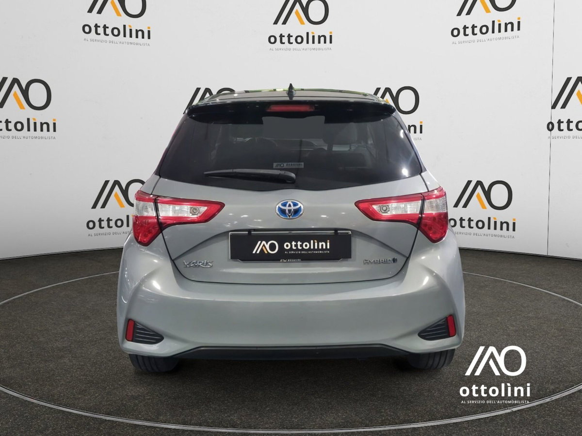 Toyota Yaris 1.5 Hybrid 5 porte Lounge Blue (6)