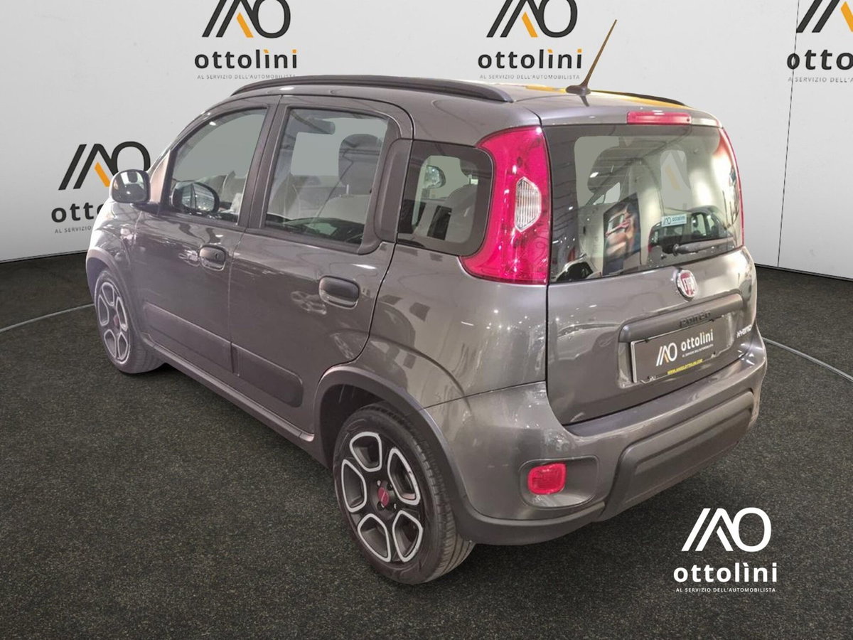 Fiat Panda 1.0 FireFly S&S Hybrid City Cross (4)