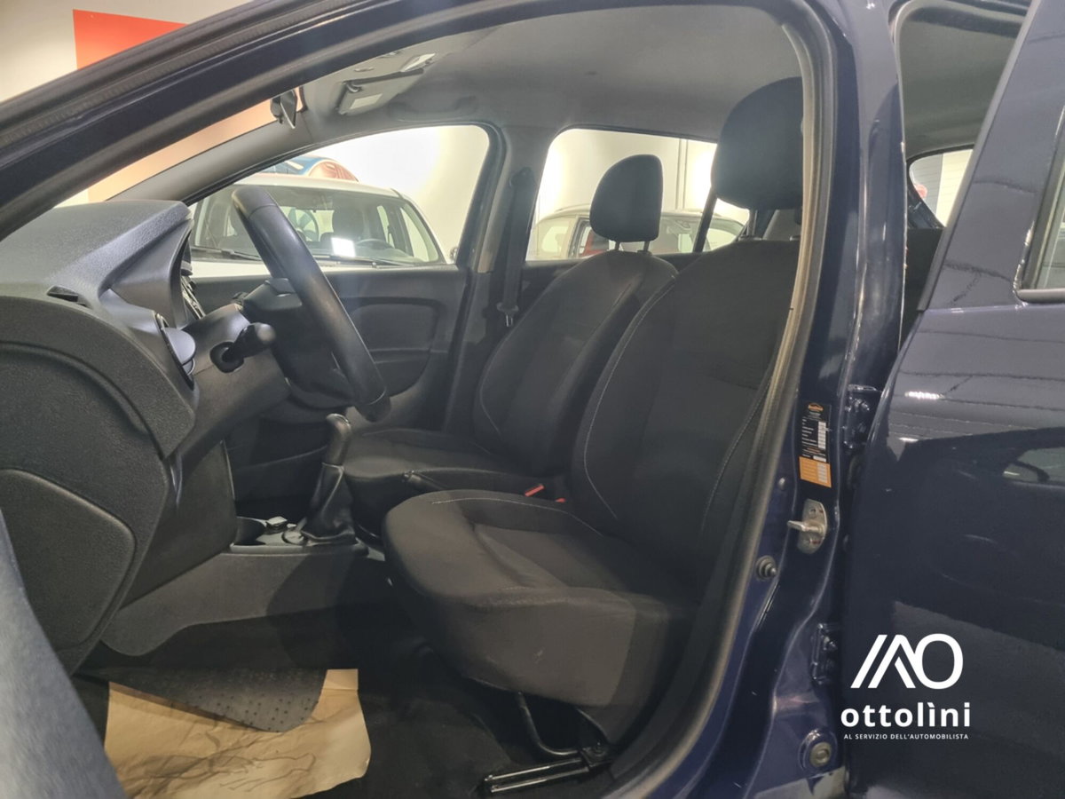 Dacia Sandero 1.0 SCe 12V 75CV (8)