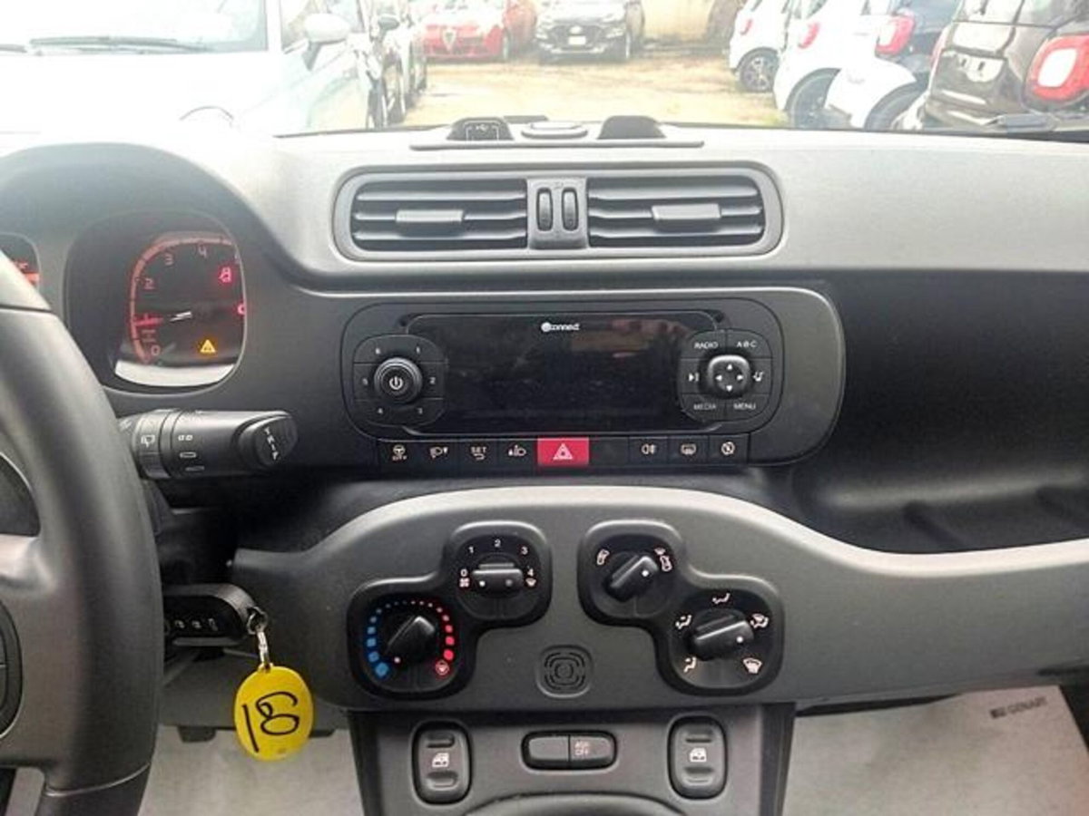 Fiat Panda 1.0 firefly hybrid s&s 70cv 5p.ti (14)