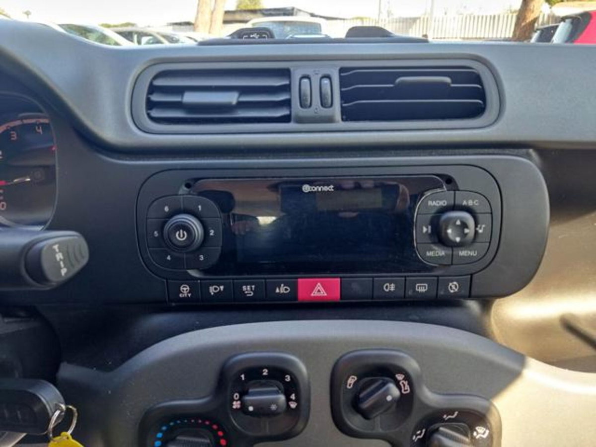Fiat Panda 1.0 firefly hybrid s&s 70cv 5p.ti (14)