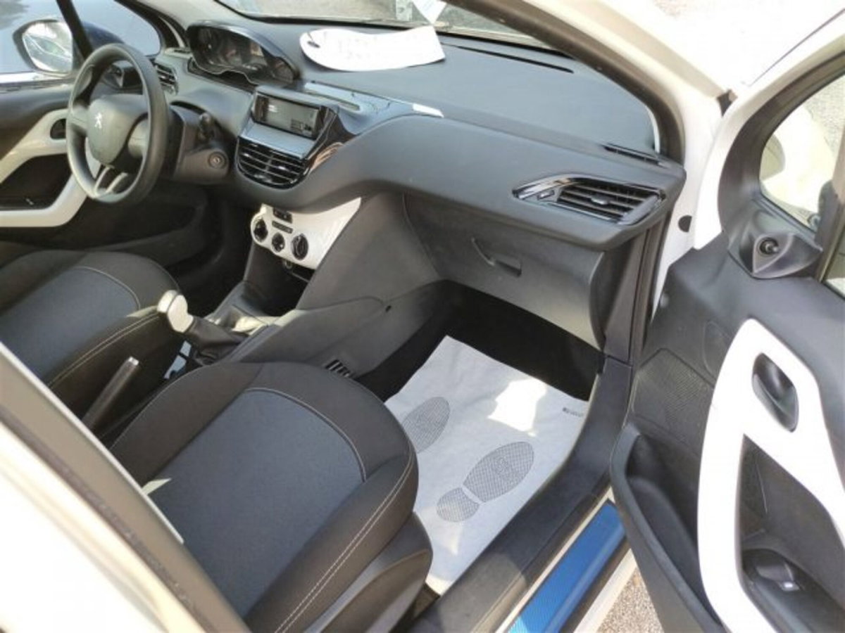 Peugeot 208 68 5 porte Access (14)
