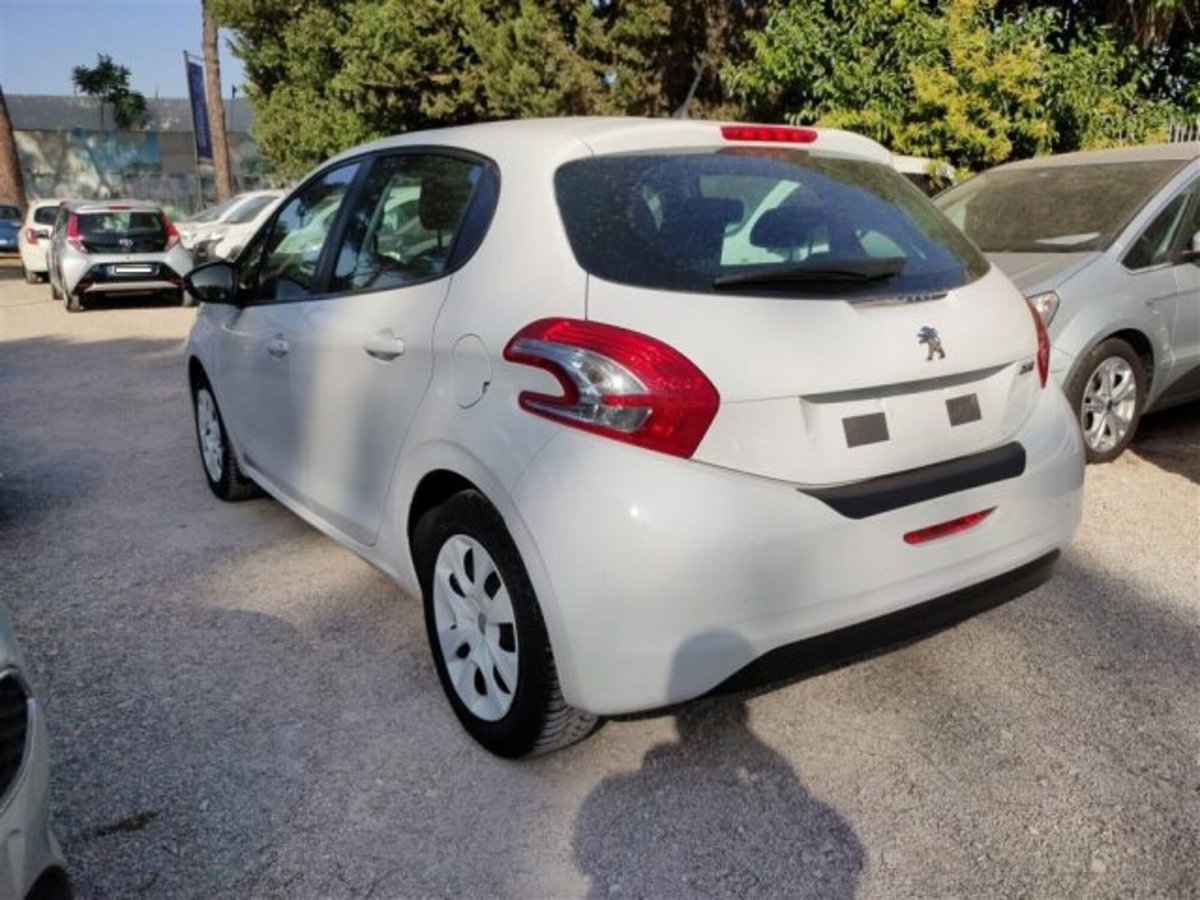 Peugeot 208 68 5 porte Access (2)