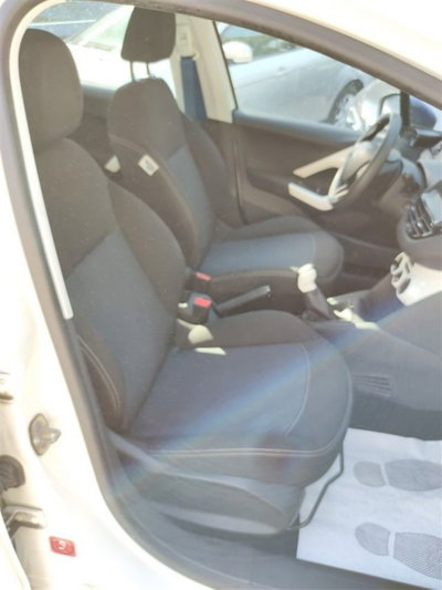 Peugeot 208 68 5 porte Access (7)
