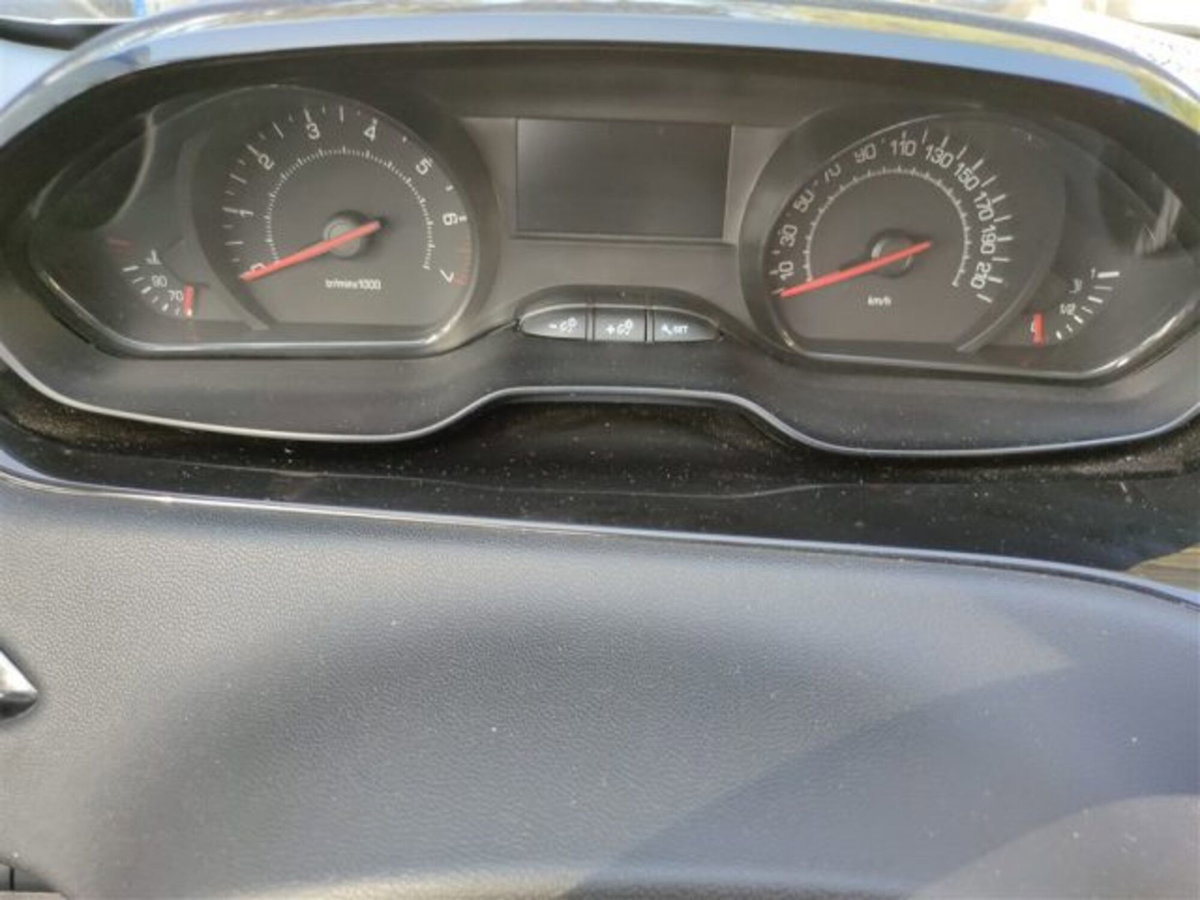 Peugeot 208 68 5 porte Access (9)