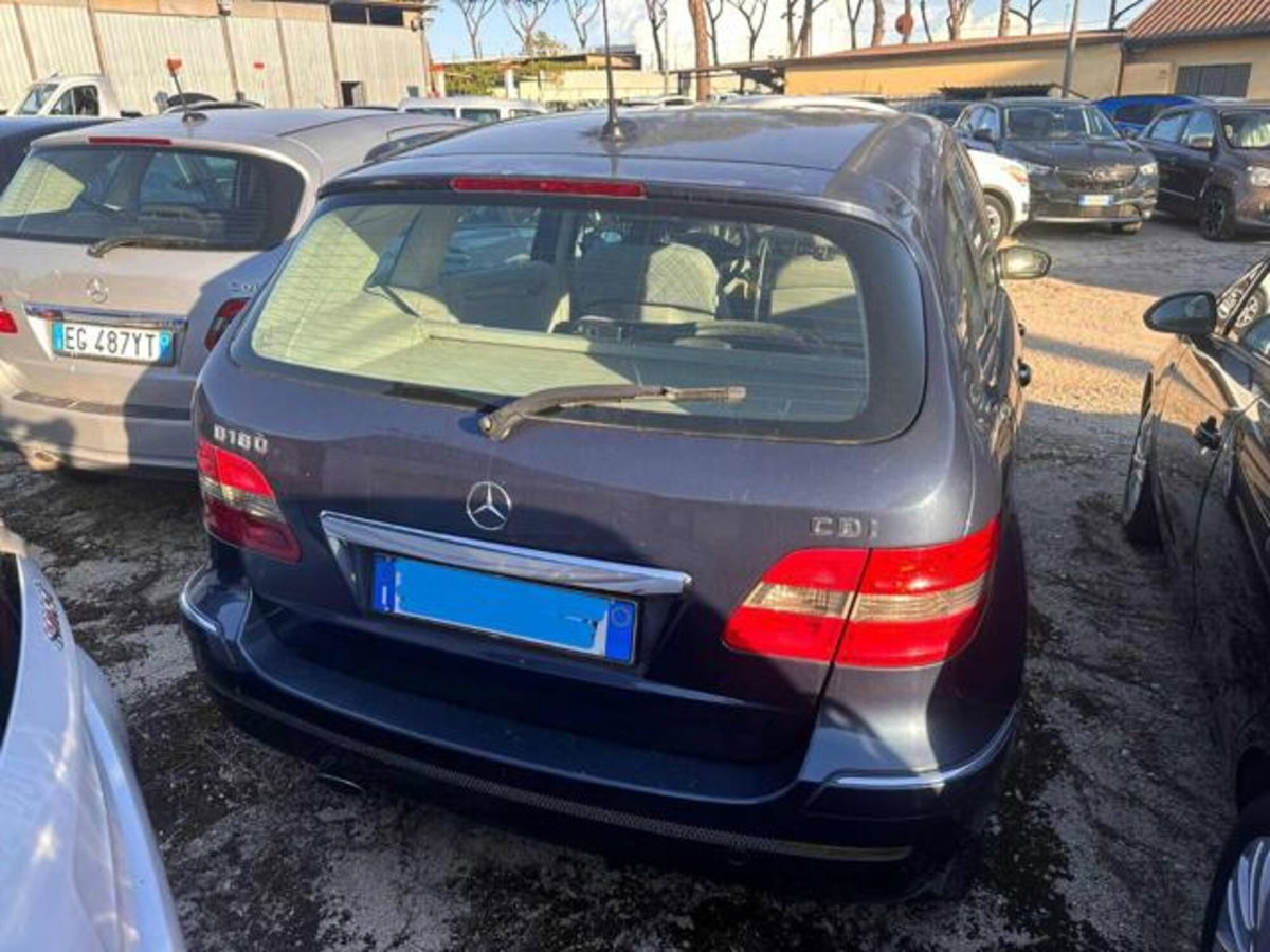 Mercedes-Benz Classe B 180 CDI (2)
