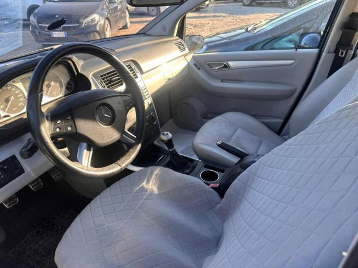Mercedes-Benz Classe B 180 CDI (4)