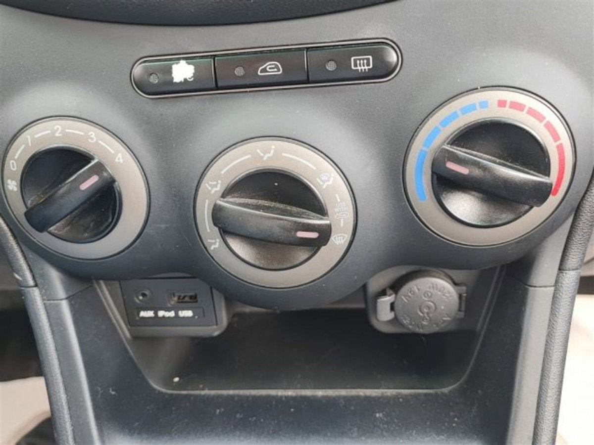 Hyundai i10 1.1 12V Classic (14)
