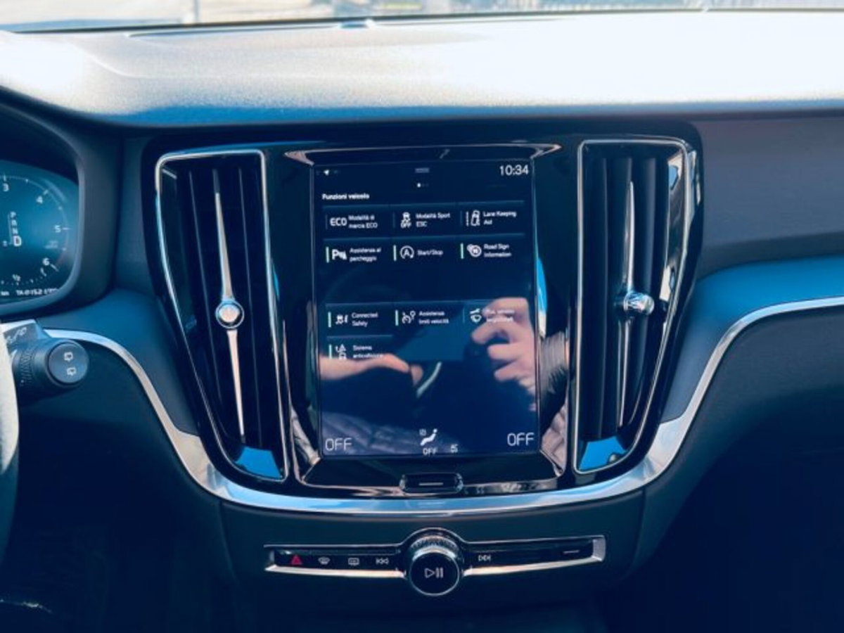 Volvo V60 D3 Geartronic R-design (10)