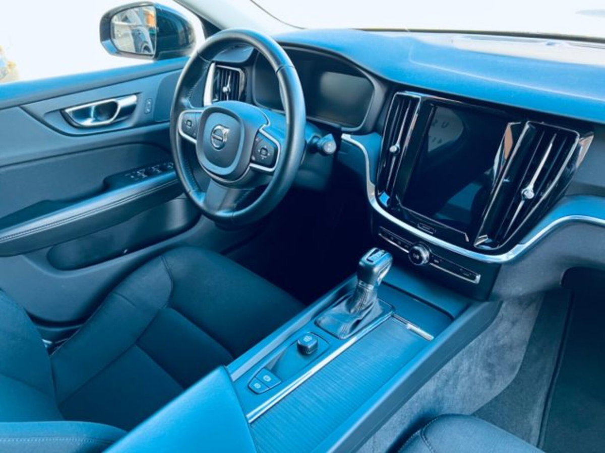 Volvo V60 D3 Geartronic R-design (12)