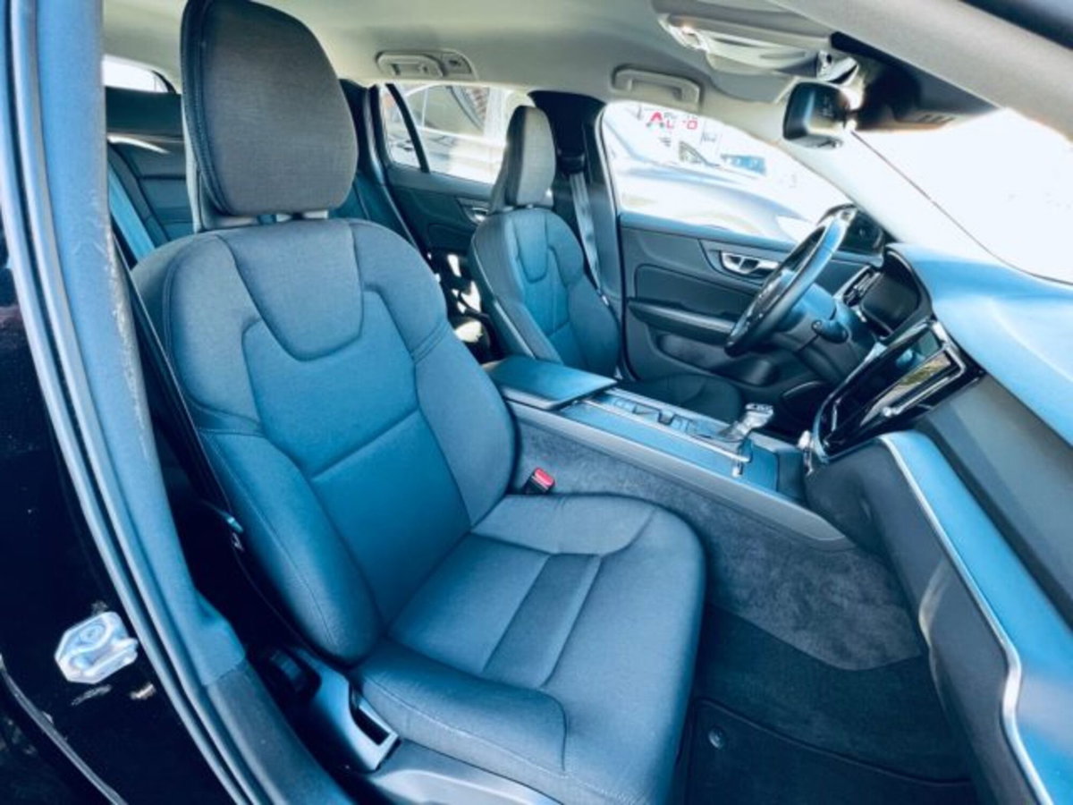 Volvo V60 D3 Geartronic R-design (13)