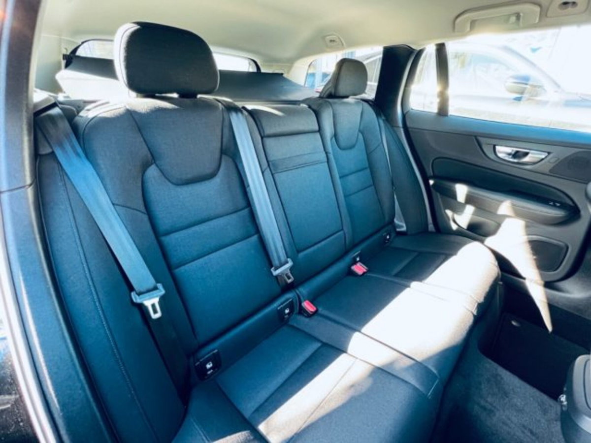 Volvo V60 D3 Geartronic R-design (14)
